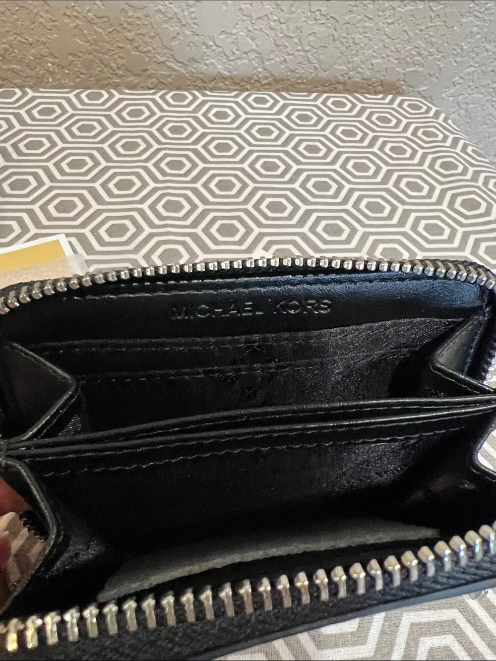 MICHAEL Michael Kors compact zip
